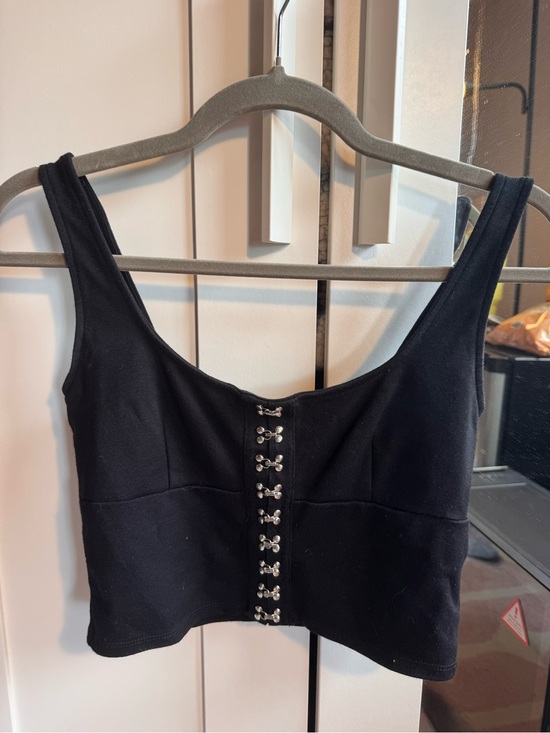 Forever 21 Tops - Forever 21 Black Hook-Front Cropped Tank